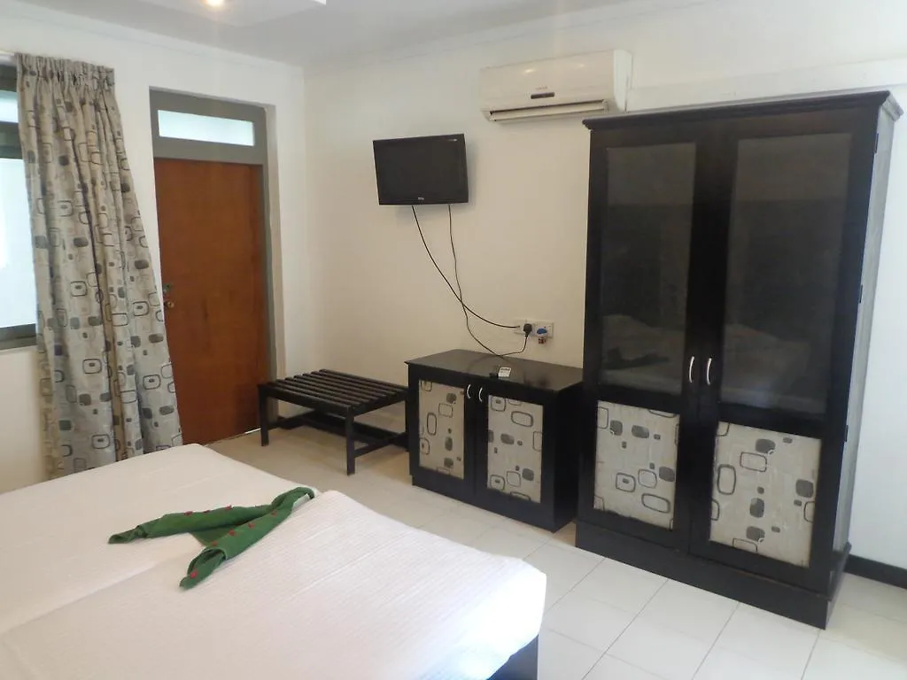 Dons Beach Hotel Negombo