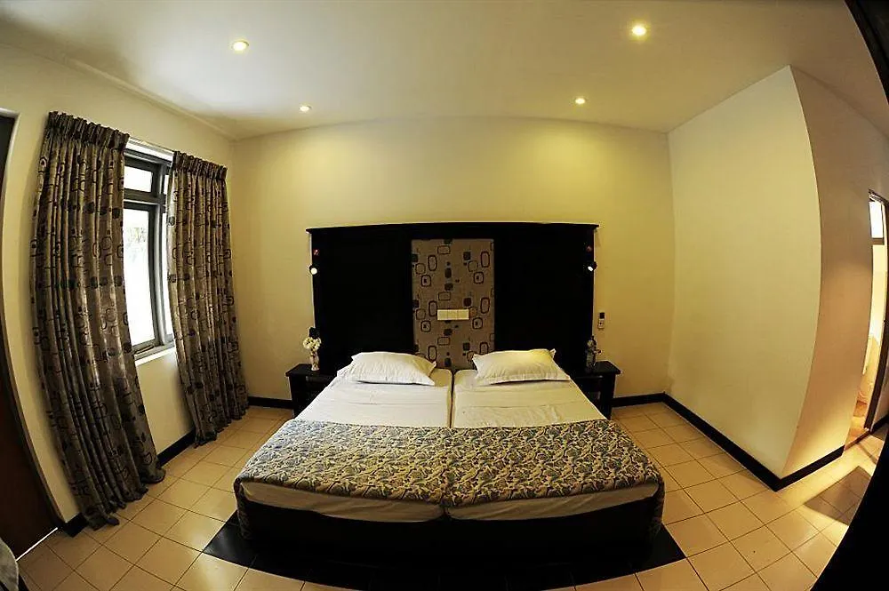 **  Dons Beach Hotel Negombo Sri Lanka